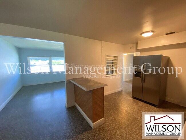 Building Photo - 2606 Aloma Ave