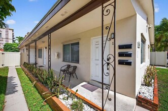 Building Photo - 1037 N Victoria Park Rd