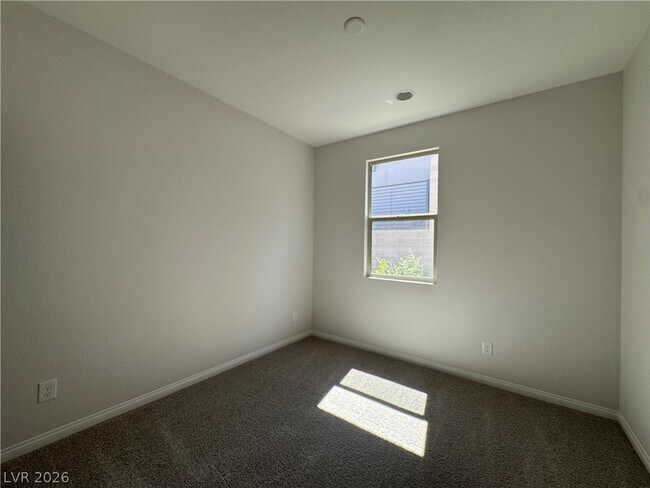Building Photo - 1823 Passerine St