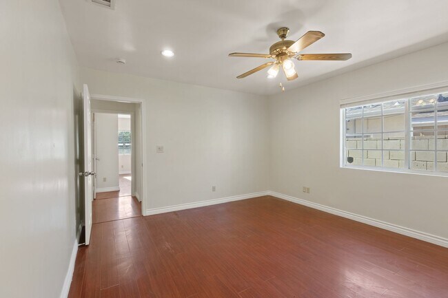 Building Photo - Spacious Mission Hills Home – Modern Comfort in a Prime Location!