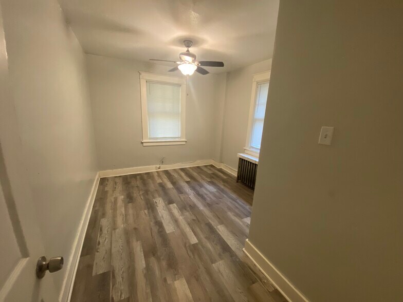 Building Photo - 839 Eldora Plz
