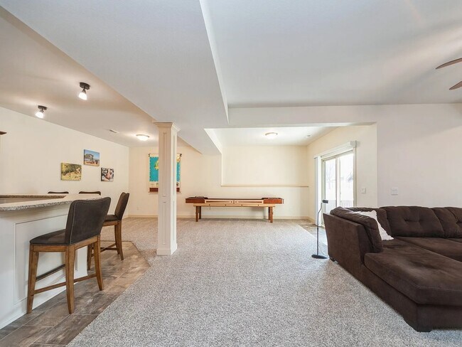 Building Photo - 16035 Northpark Dr