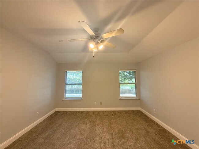 Building Photo - 106 Snake Dance Dr