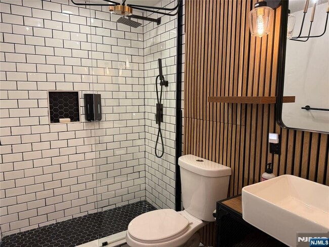 Building Photo - 42 Willow Wood Ct