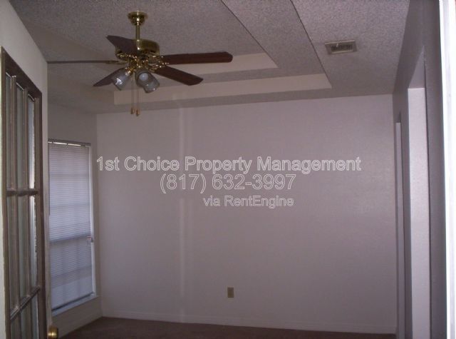 Building Photo - 453 Little Valley Ct
