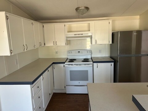 Building Photo - 2246 Nicolai Ave