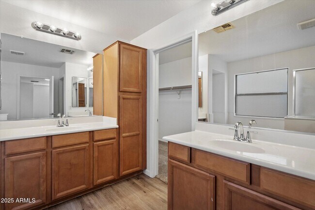 Building Photo - 7812 S 71st Ave