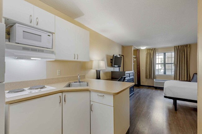 Building Photo - Furnished Studio-St. Louis - St. Peters