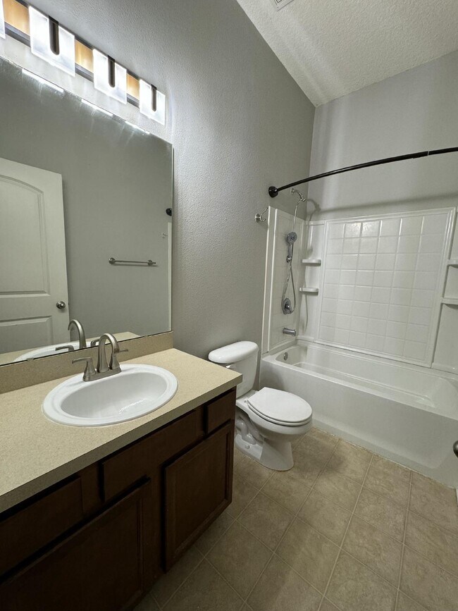 Building Photo - 3 bedroom 2.5 bath townhome in Bartram Park