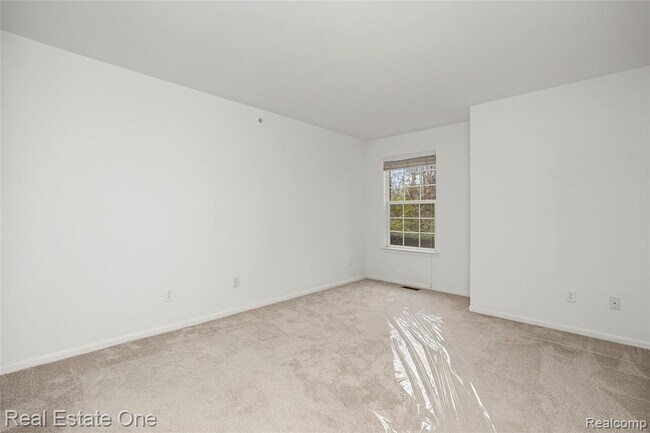 Building Photo - 23102 Alexa Dr