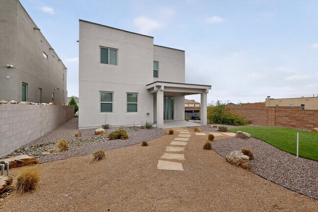 Building Photo - 5603 Linq Ct NE