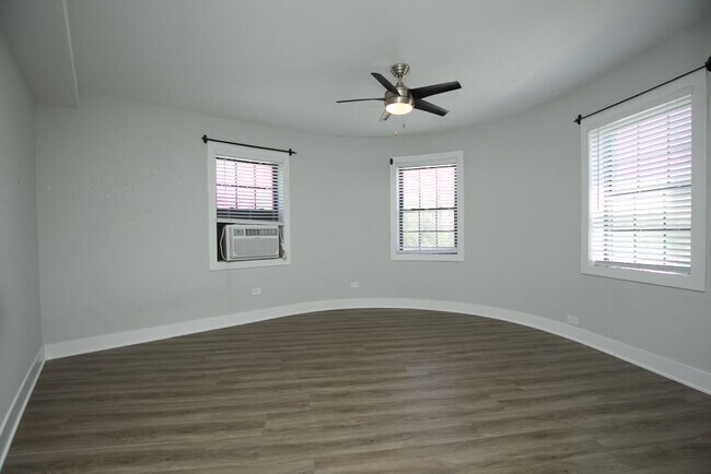 Building Photo - 735 Judson Ave