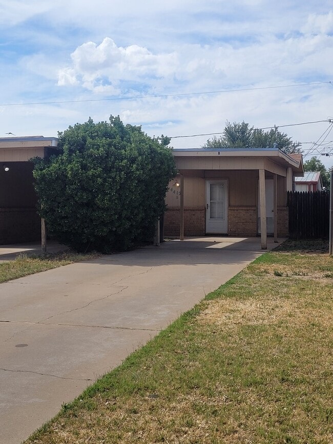 Building Photo - 2 bed 2 bath duplex unit