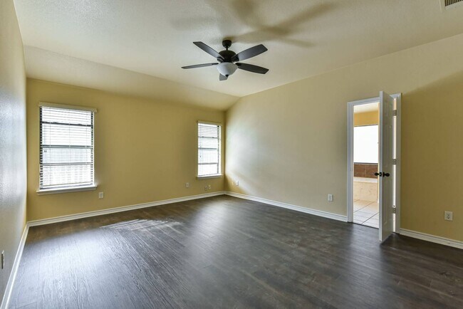Building Photo - 6905 Deorsam Loop