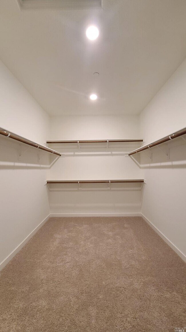 Building Photo - 2402 Indigo Dr