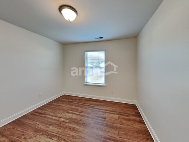 Building Photo - 147 Hazel Pk Dr