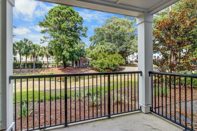 Building Photo - 1025 Riverland Woods Pl