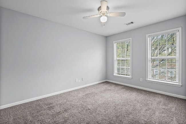 Building Photo - 5149 Manerdale Dr SE