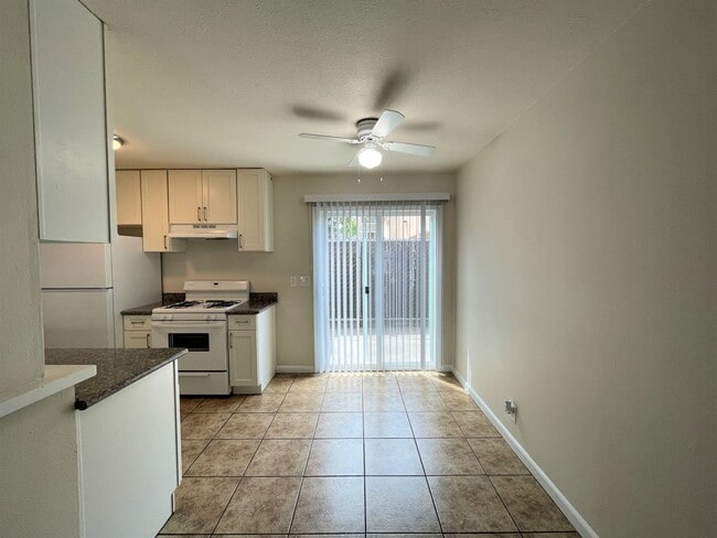 Interior Photo - 420 E. Rose St.