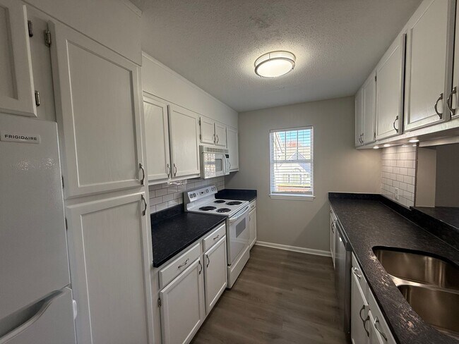 Building Photo - Rental Available NOW across from Tanglewood Park 336-360-5860