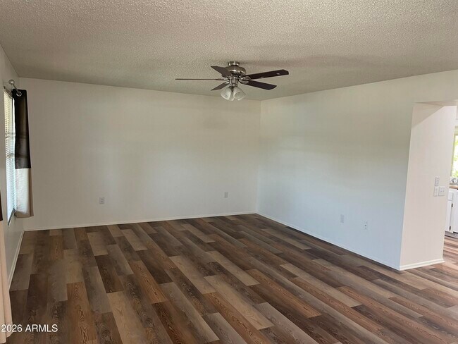 Building Photo - 9504 W Hidden Valley Cir