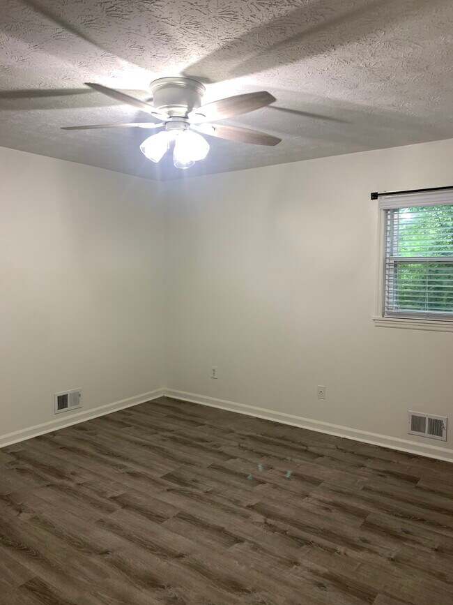 Building Photo - 1714 S Johnson Ferry Rd NE