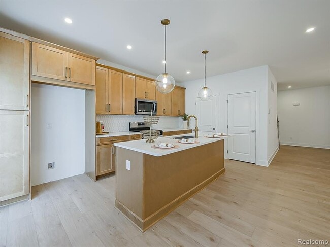 Building Photo - 41503 Breck