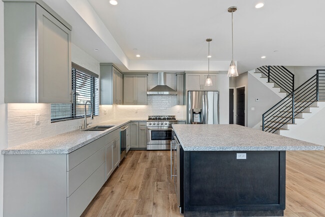 Building Photo - 15521 Patronella Ave