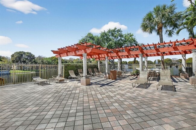 Building Photo - 2496 Centergate Dr