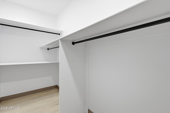 Building Photo - 2813 Trumbull Rd