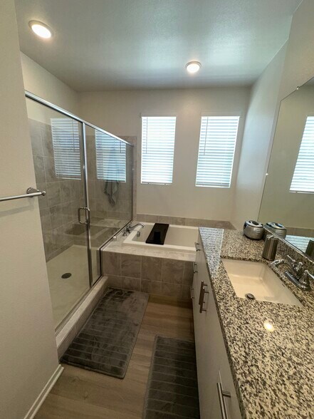 Building Photo - 5340 Calle Rockfish