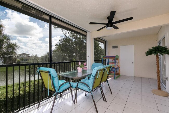 Building Photo - 4020 Crystal Lake Dr