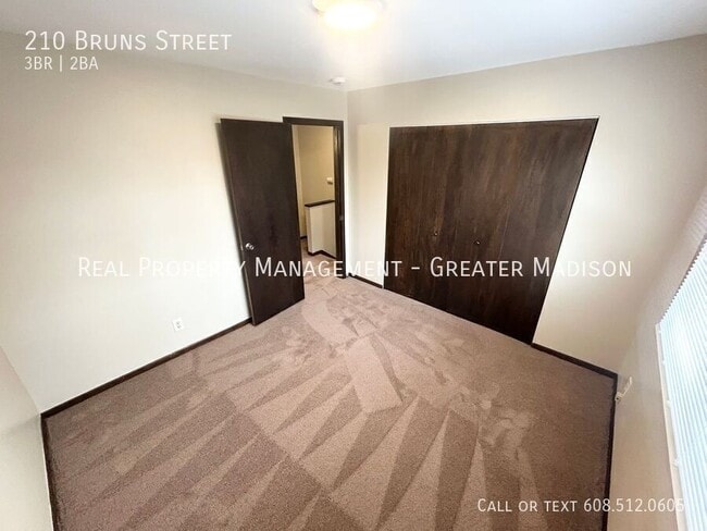 Building Photo - 210 Bruns St