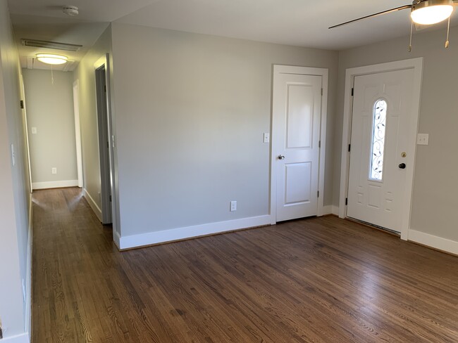 Coat closet and entry way - 3509 Sargeant Dr