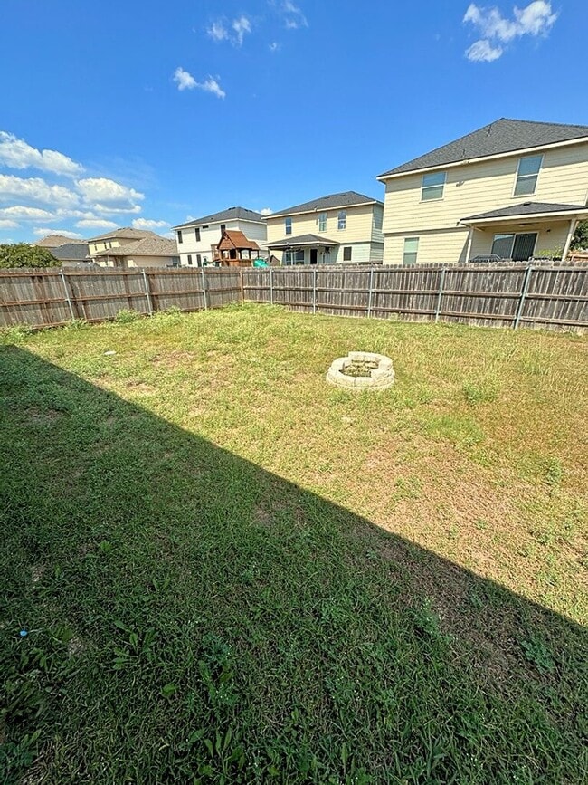 Building Photo - AVAILABLE NOW; APPLY AT OUR WEBSITE TODAY!!