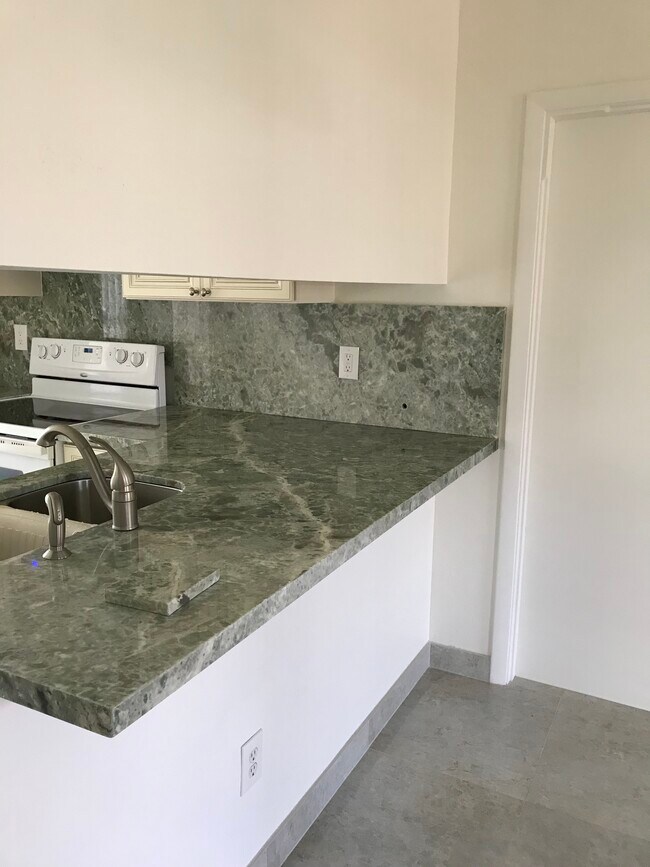 Building Photo - 11701 SW 108th Ln