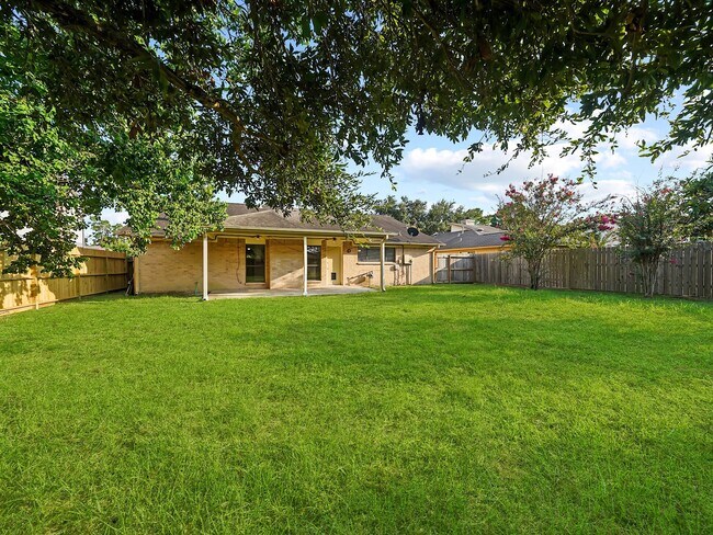 Building Photo - 327 Muirwood Ln