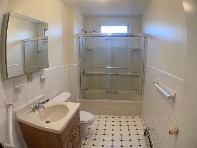 Building Photo - 11 Chilcott Pl