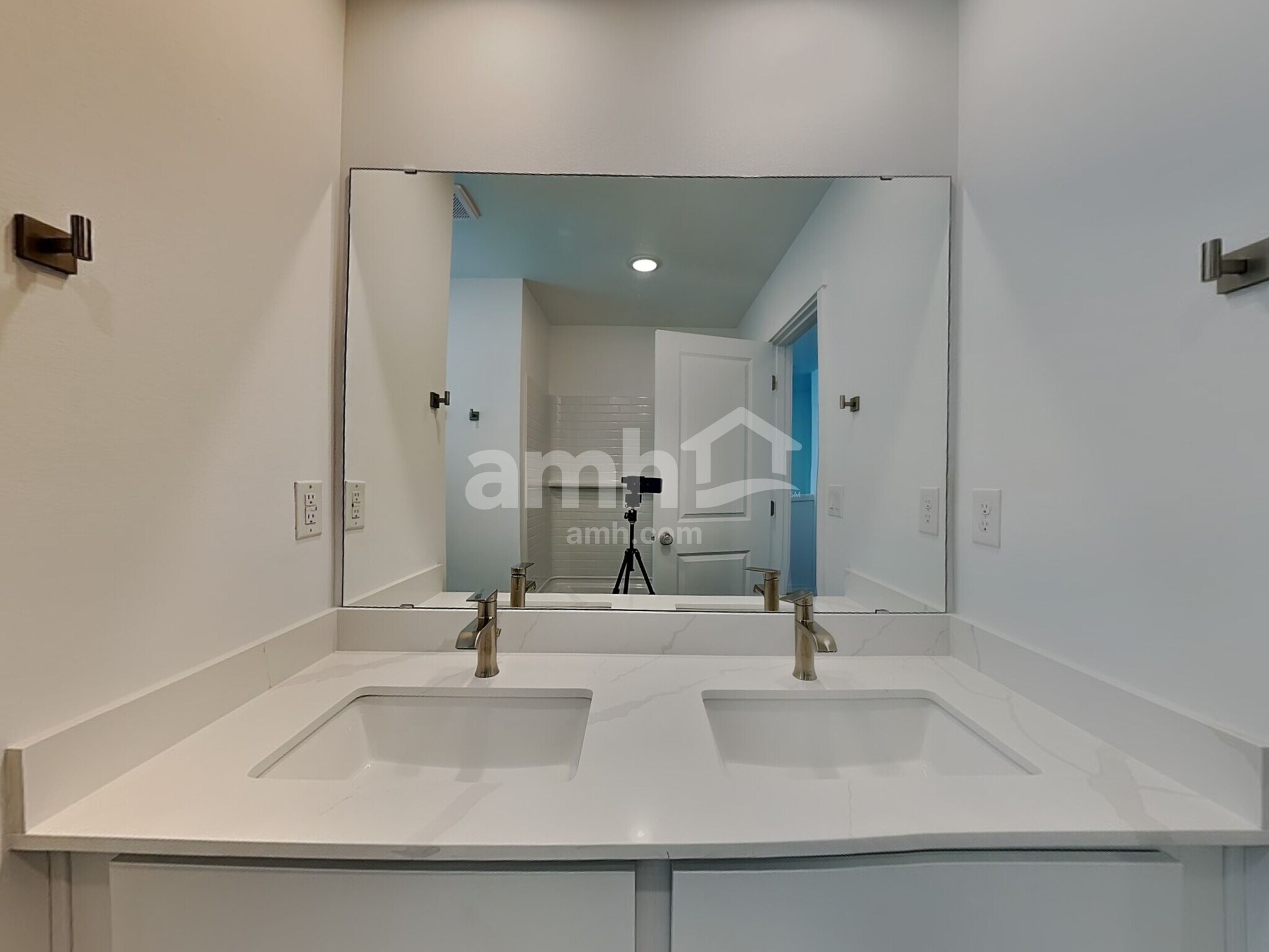 Building Photo - 5118 Turnstone St SE