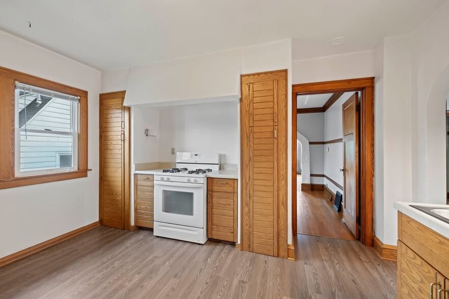 Building Photo - 148 Frame Ave