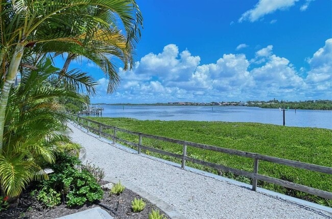 Building Photo - 6047 E Peppertree Way