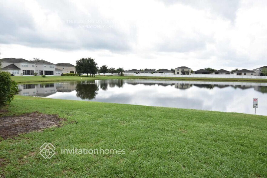 Building Photo - 12313 Cedarfield Dr
