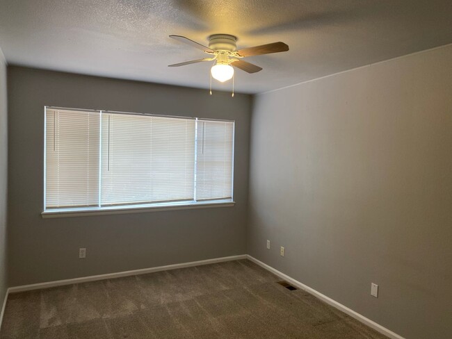 Building Photo - **MOVE-IN SPECIAL: $500 OFF!**