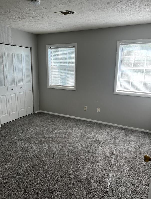 Building Photo - 2946 Spruce Cir