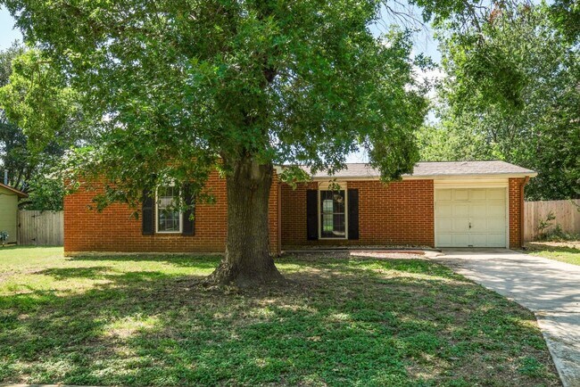 Building Photo - 816 Aviation Ave
