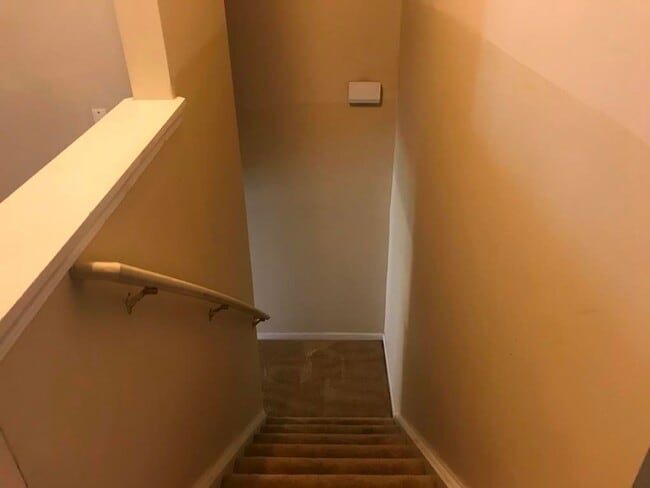 Building Photo - Spacious and Beautiful 3 Bedroom Home