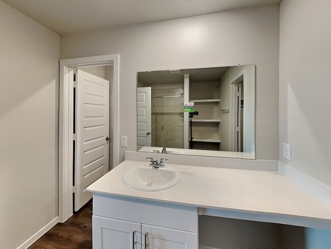 Building Photo - 17331 Roxboro Ln