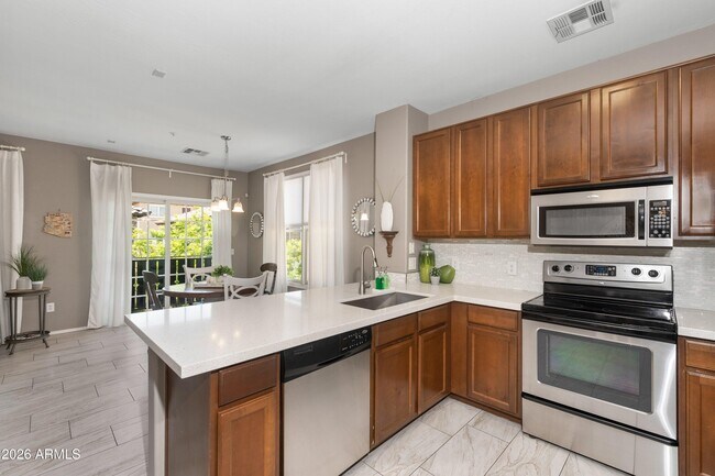 Building Photo - 3647 E Horace Dr