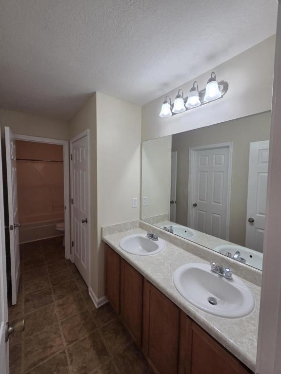 Building Photo - 4543 Beau Point Ct SW