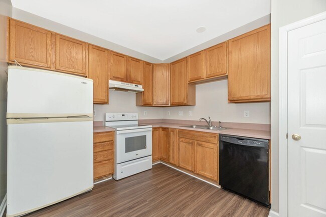 Building Photo - Beautifully Renovated Townhome in Walnut Ridge